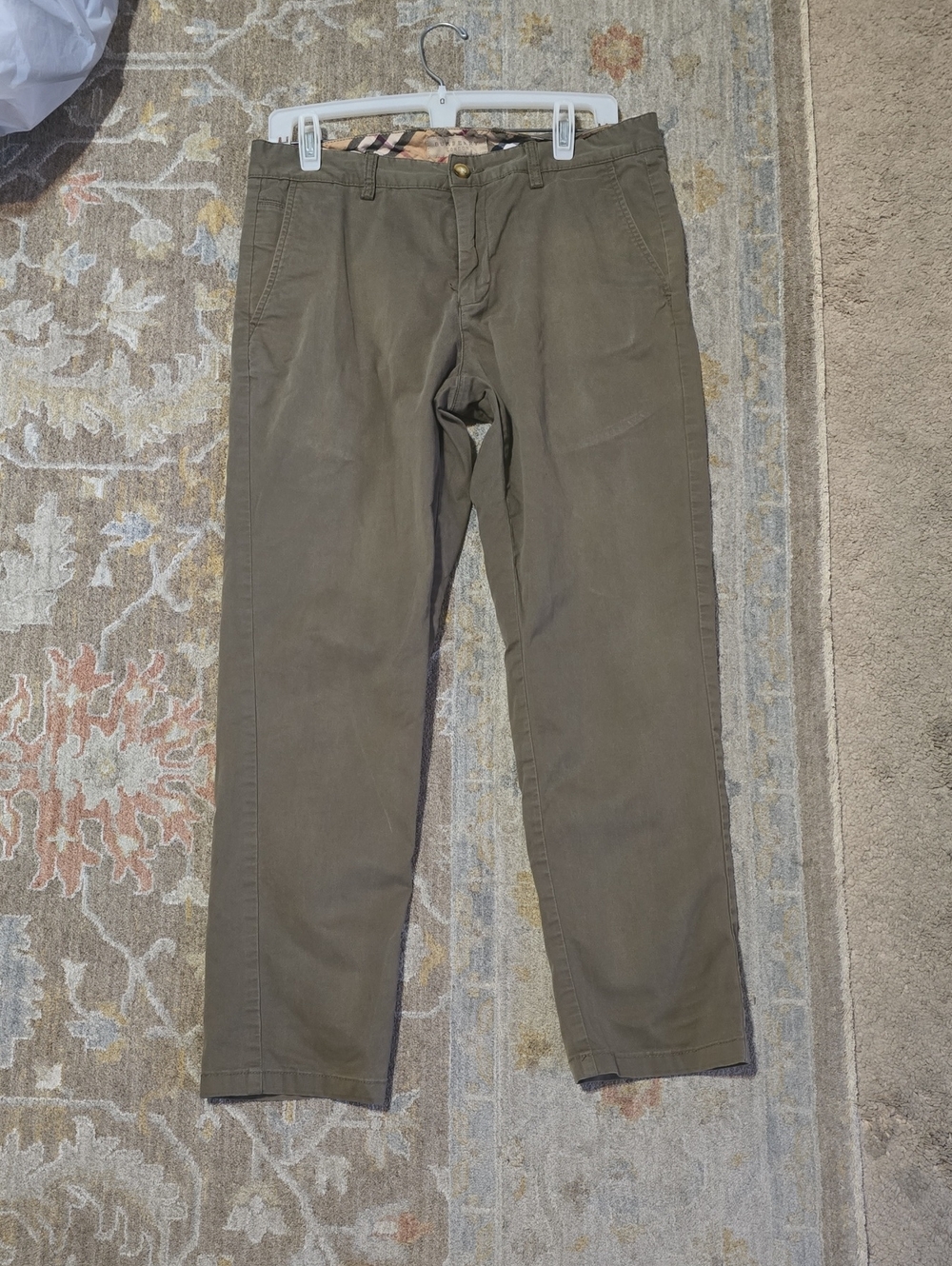 Men's Olive Burberry Chino Pants - Classic Straight Fit